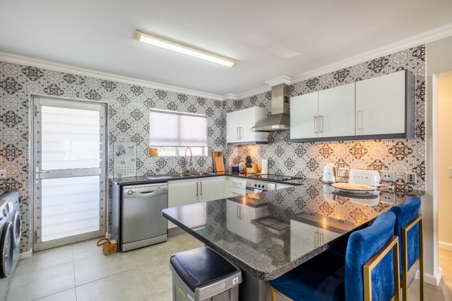 3 Bedroom Property for Sale in Upper Main Street Western Cape